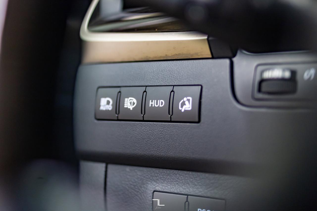 2017 Lexus LX 570 AWD Executive Leather Roof Nav BCam TV Red Deer AB