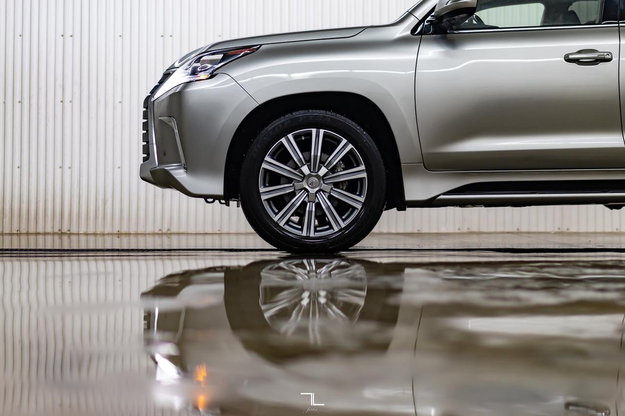 2017 Lexus LX 570 AWD Executive Leather Roof Nav BCam TV Red Deer AB