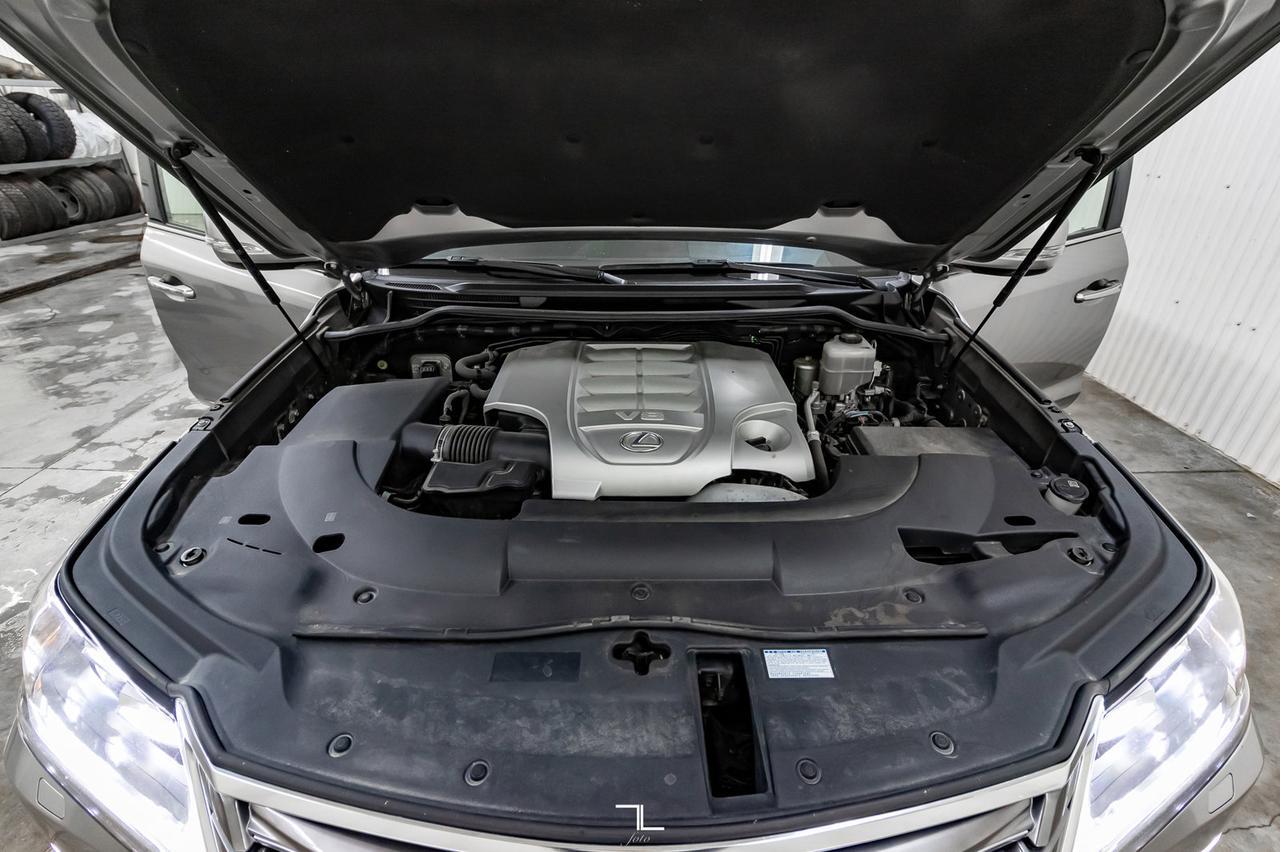 2017 Lexus LX 570 AWD Executive Leather Roof Nav BCam TV Red Deer AB