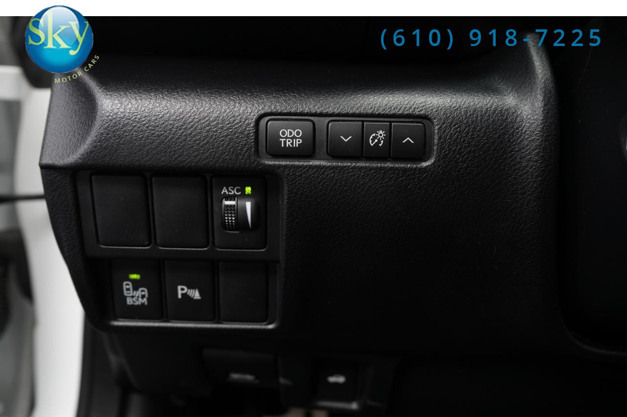 2017 Lexus RC 300 - Photo 36