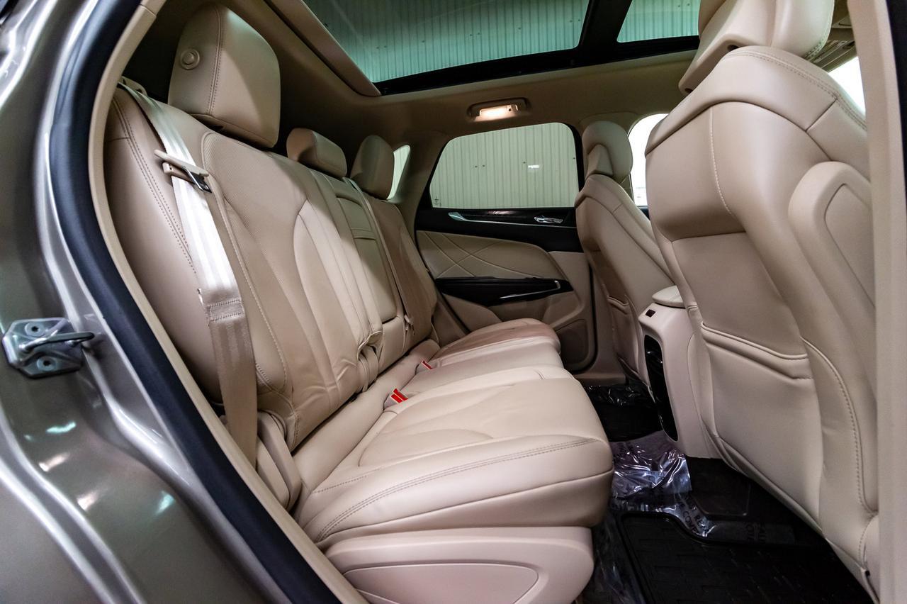 2017 Lincoln MKC AWD Reserve Leather Roof Nav BCam Red Deer AB