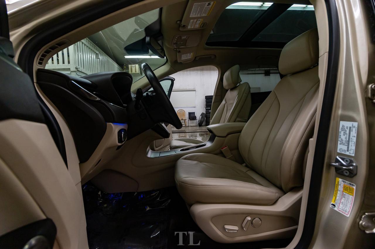 2017 Lincoln MKC AWD Reserve Leather Roof Nav BCam Red Deer AB