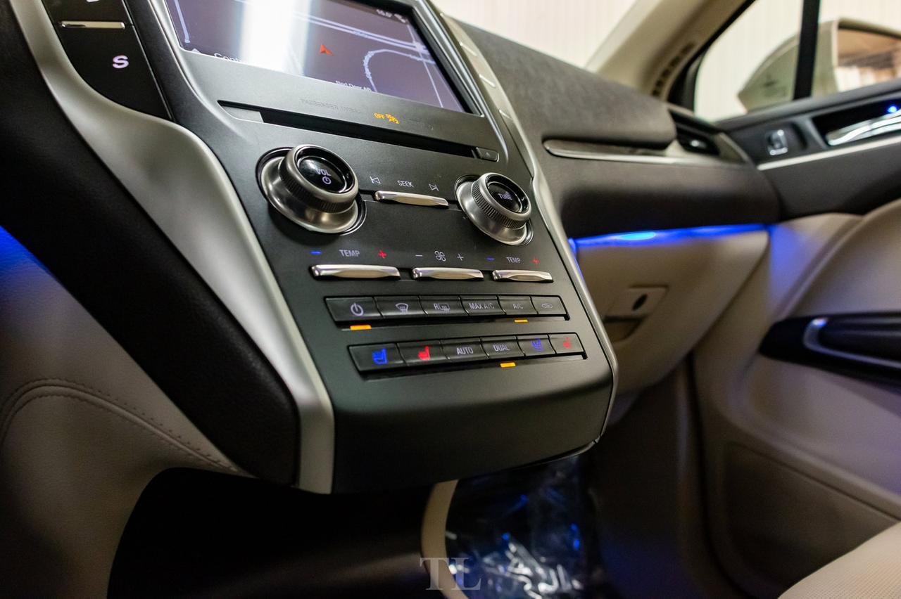 2017 Lincoln MKC AWD Reserve Leather Roof Nav BCam Red Deer AB