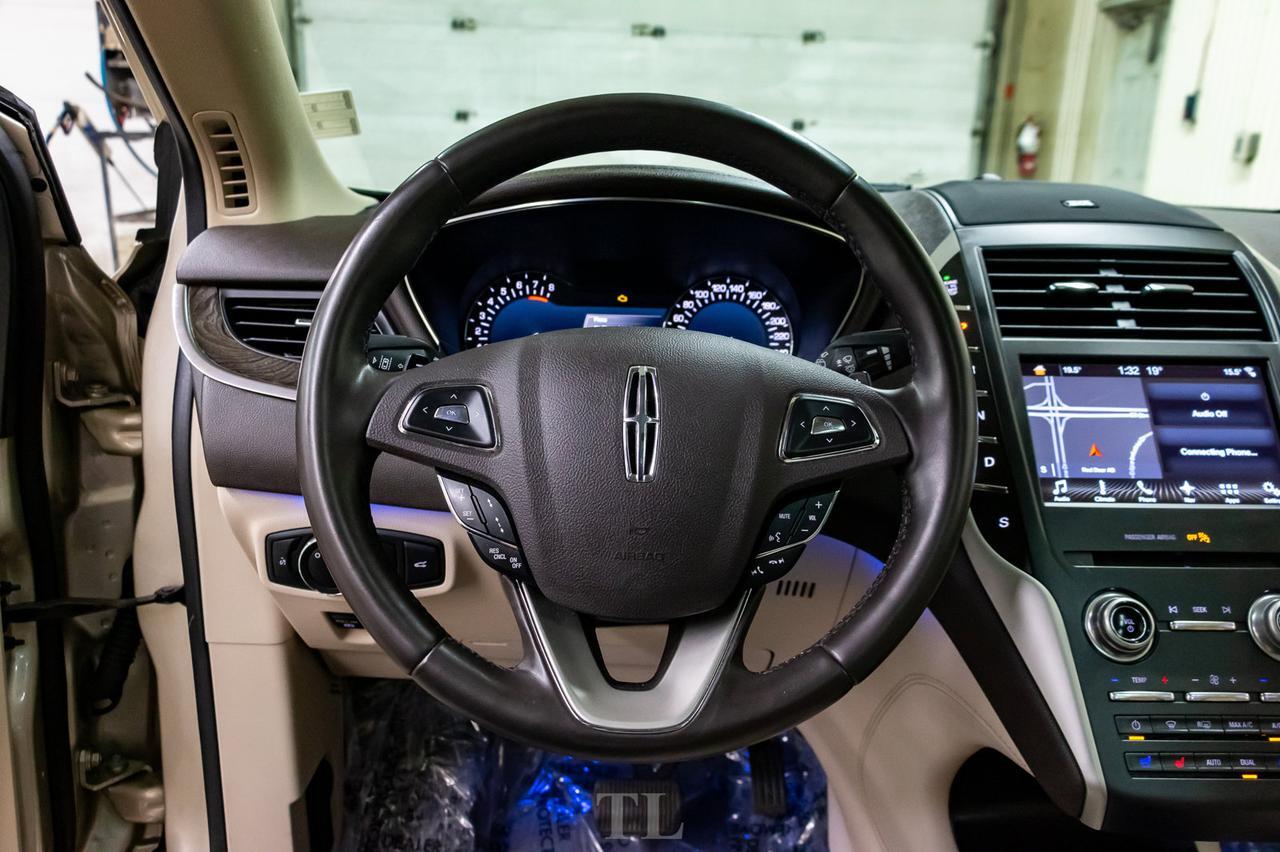 2017 Lincoln MKC AWD Reserve Leather Roof Nav BCam Red Deer AB