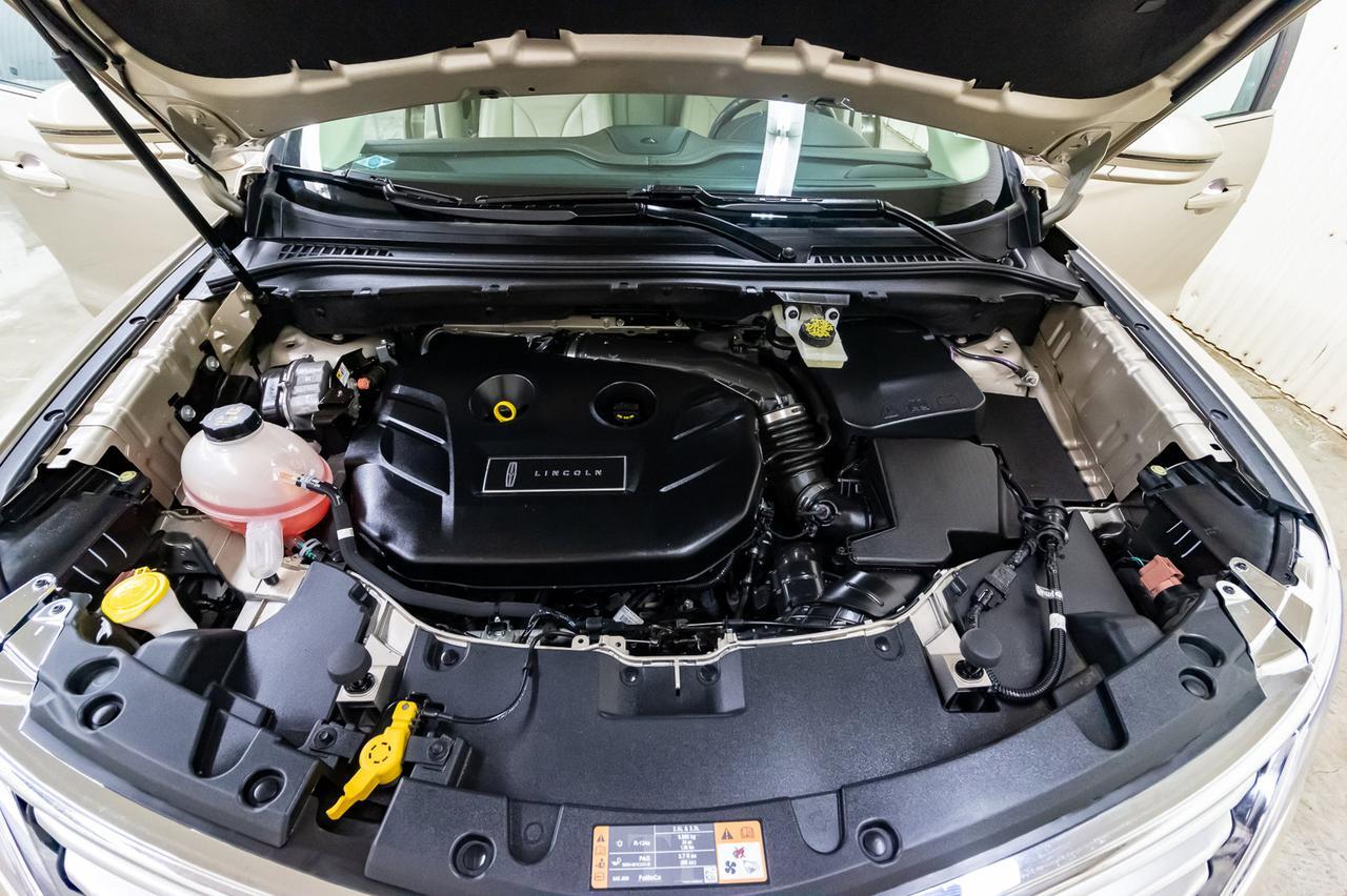 2017 Lincoln MKC AWD Reserve Leather Roof Nav BCam Red Deer AB