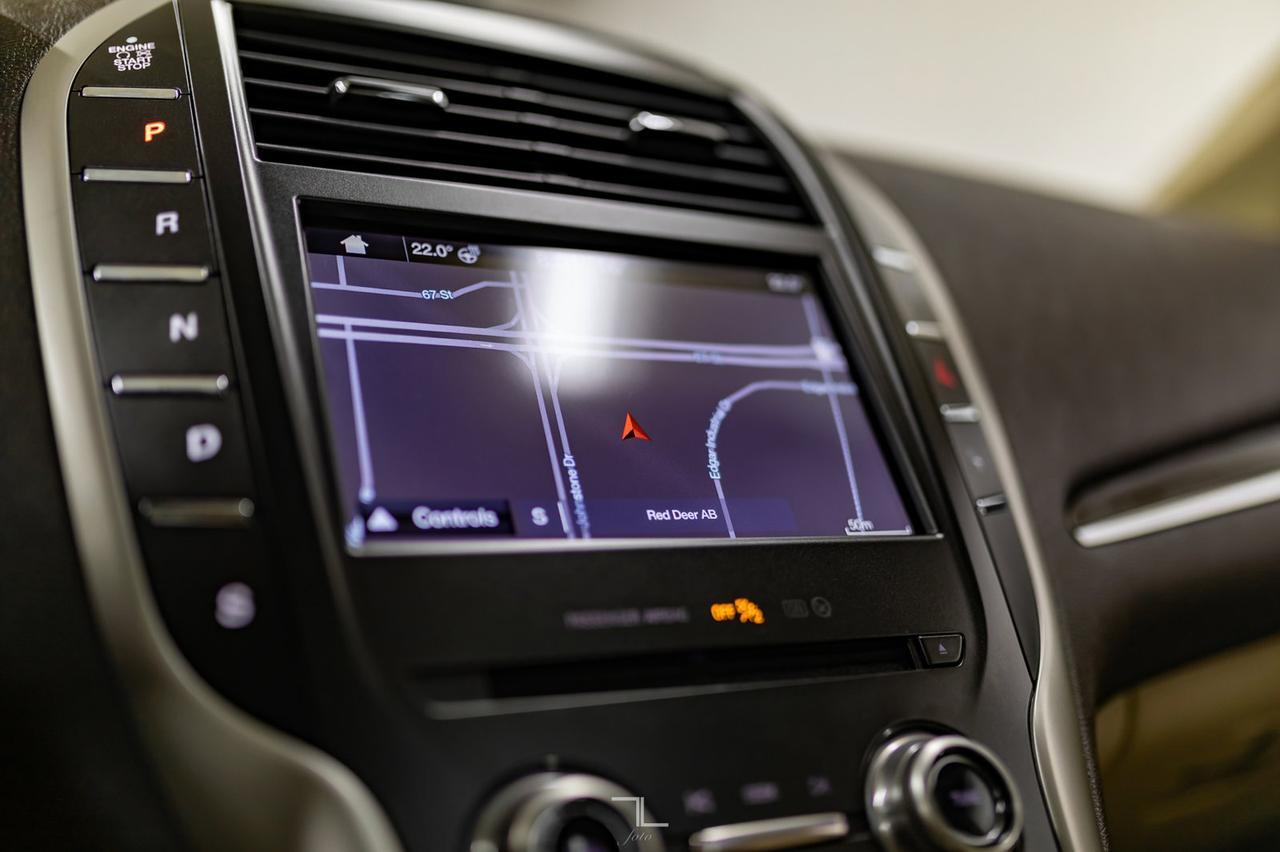 2017 Lincoln MKC AWD Reserve Leather Roof Nav BCam Red Deer AB