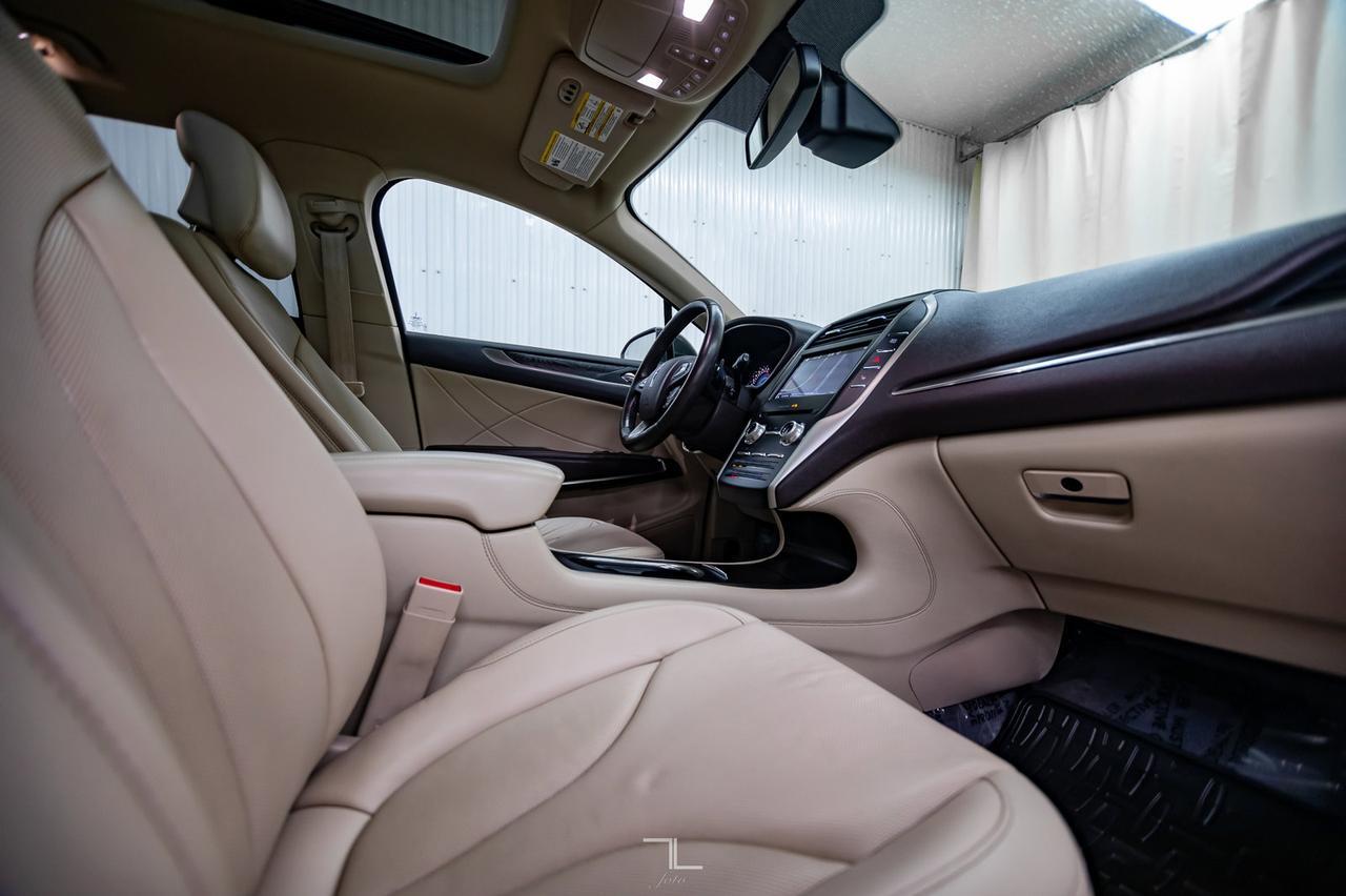 2017 Lincoln MKC AWD Reserve Leather Roof Nav BCam Red Deer AB