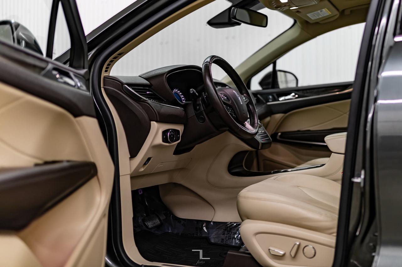 2017 Lincoln MKC AWD Reserve Leather Roof Nav BCam Red Deer AB