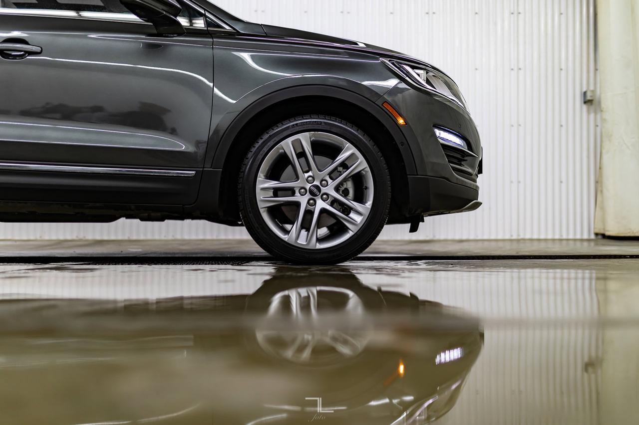 2017 Lincoln MKC AWD Reserve Leather Roof Nav BCam Red Deer AB