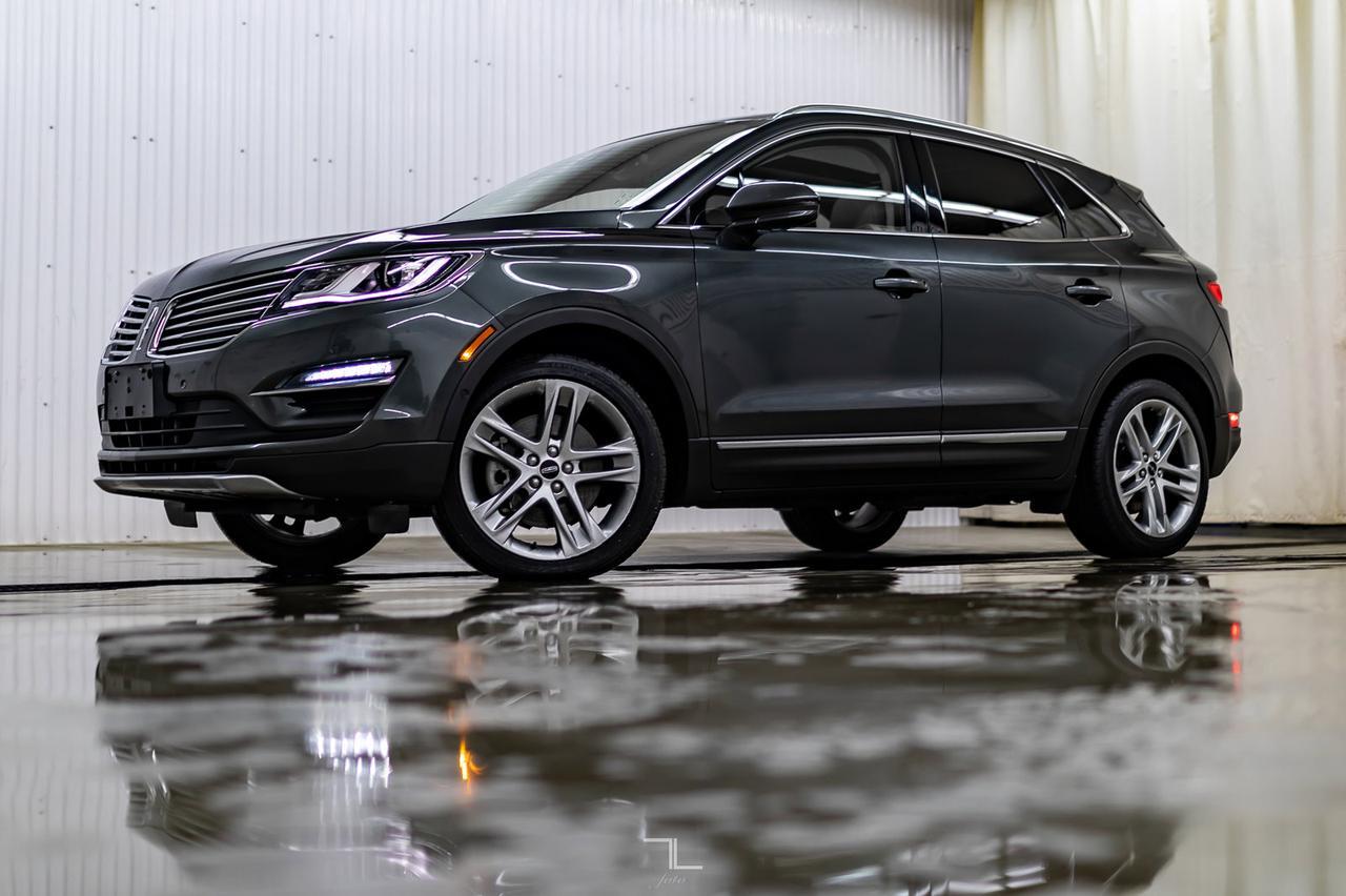 2017 Lincoln MKC AWD Reserve Leather Roof Nav BCam Red Deer AB
