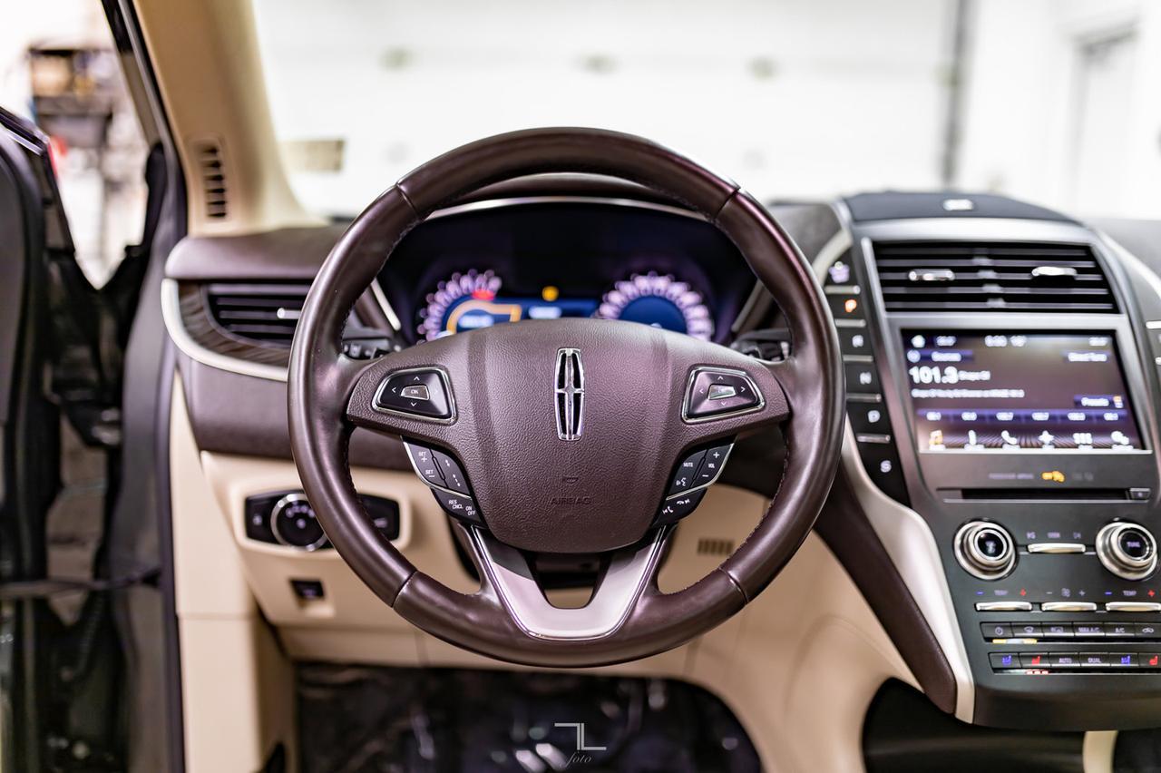 2017 Lincoln MKC AWD Reserve Leather Roof Nav BCam Red Deer AB