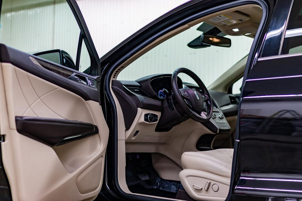 2017 Lincoln MKC AWD  Reserve Leather Roof Nav Red Deer AB