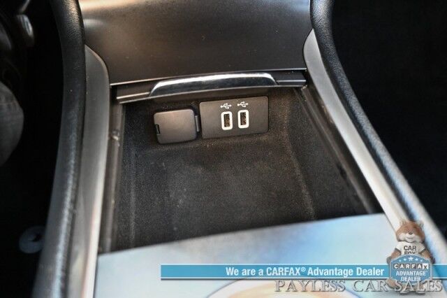2017 Lincoln MKC Select / AWD / Auto Start / Power & Heated Leather Seats / Navigation / Panoramic Sunroof / Blind Spot Alert / Bluetooth / USB Input / Back Up Camera / Power Liftgate / 25 MPG Anchorage AK