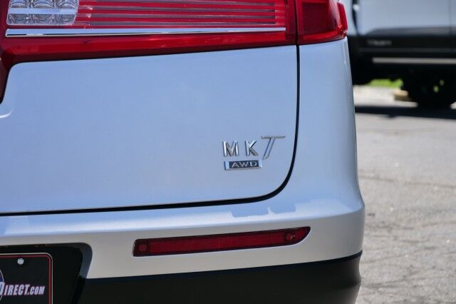 2017 Lincoln MKT AWD / Limo Package / 3.5L V6 / Navigation! High Point NC