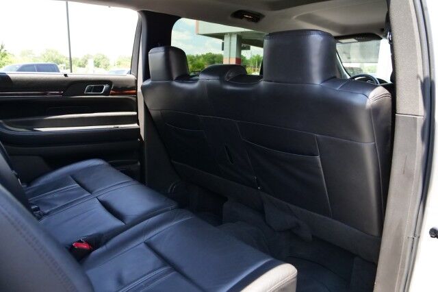 2017 Lincoln MKT AWD / Limo Package / 3.5L V6 / Navigation! High Point NC