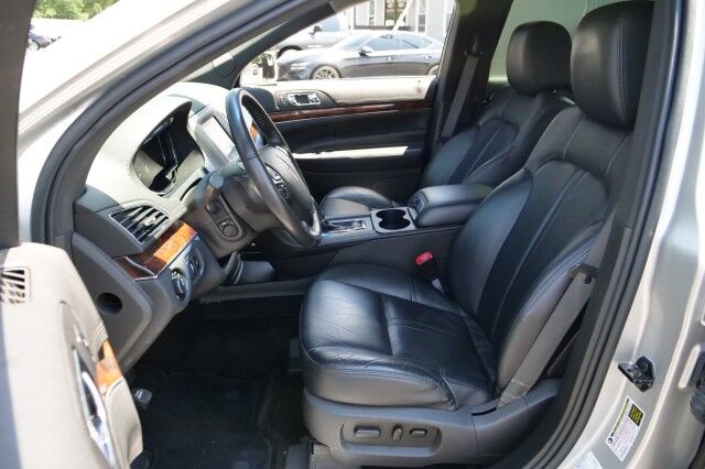 2017 Lincoln MKT AWD / Limo Package / 3.5L V6 / Navigation! High Point NC