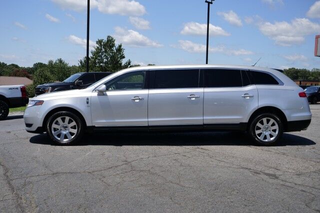 2017 Lincoln MKT AWD / Limo Package / 3.5L V6 / Navigation! High Point NC