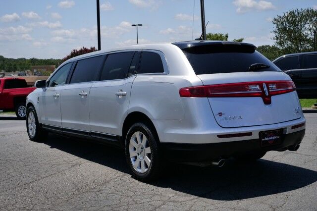 2017 Lincoln MKT AWD / Limo Package / 3.5L V6 / Navigation! High Point NC