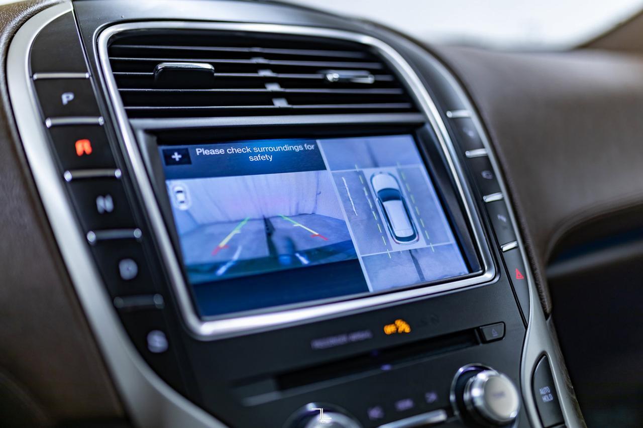 2017 Lincoln MKX AWD Reserve Leather Roof Nav BCam Red Deer AB