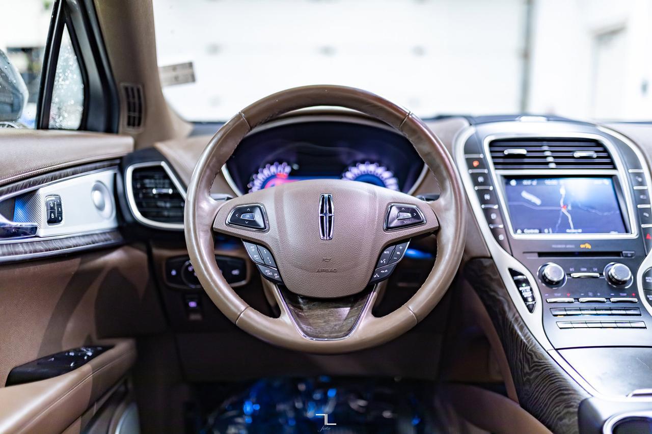 2017 Lincoln MKX AWD Reserve Leather Roof Nav BCam Red Deer AB