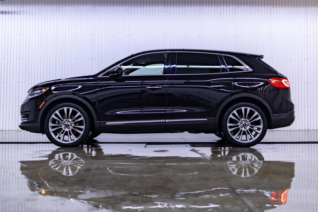 2017 Lincoln MKX AWD Reserve Leather Roof Nav BCam Red Deer AB