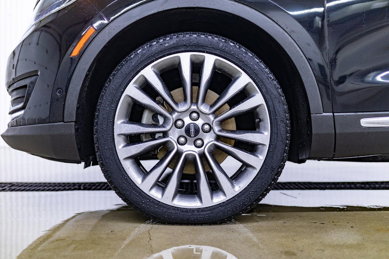 2017 Lincoln MKX AWD Reserve Leather Roof Nav BCam Red Deer AB