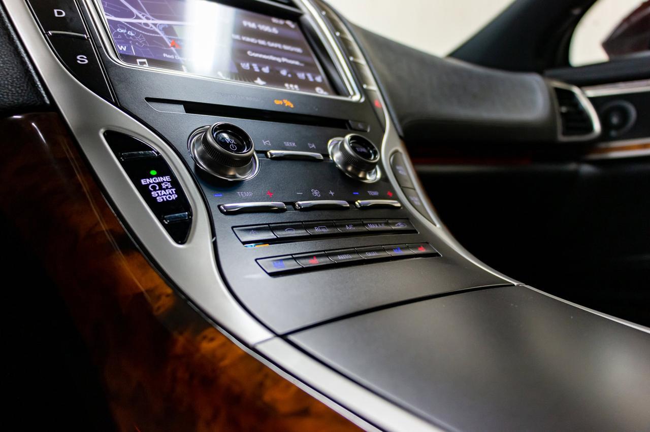 2017 Lincoln MKX AWD Reserve Leather Roof Nav BCam Red Deer AB