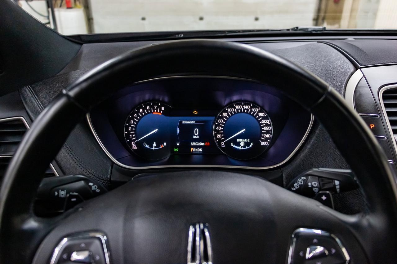 2017 Lincoln MKX AWD Reserve Leather Roof Nav BCam Red Deer AB