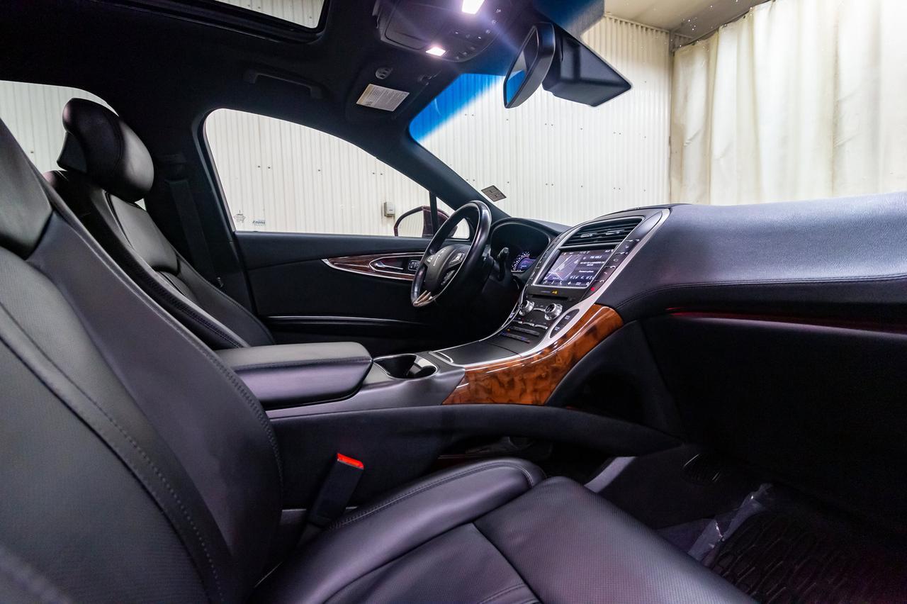 2017 Lincoln MKX AWD Reserve Leather Roof Nav BCam Red Deer AB