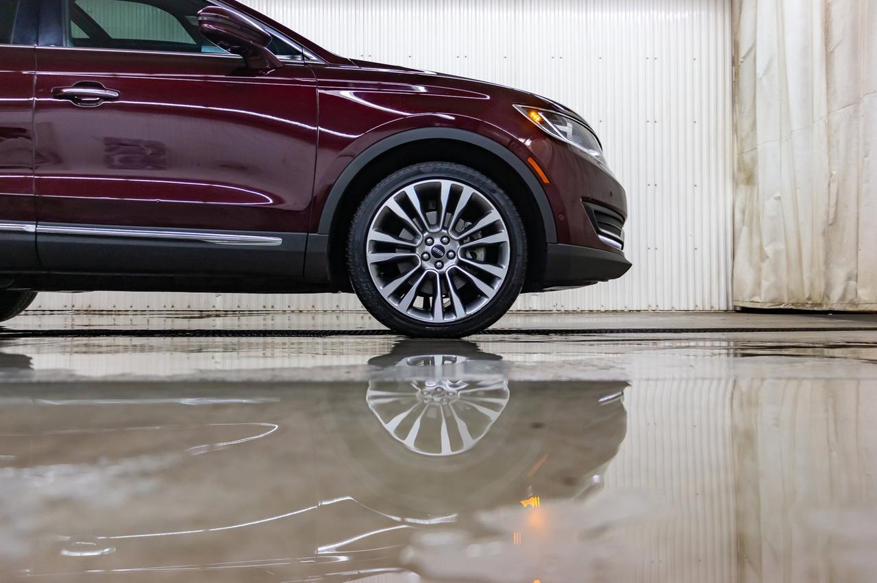 2017 Lincoln MKX AWD Reserve Leather Roof Nav BCam Red Deer AB