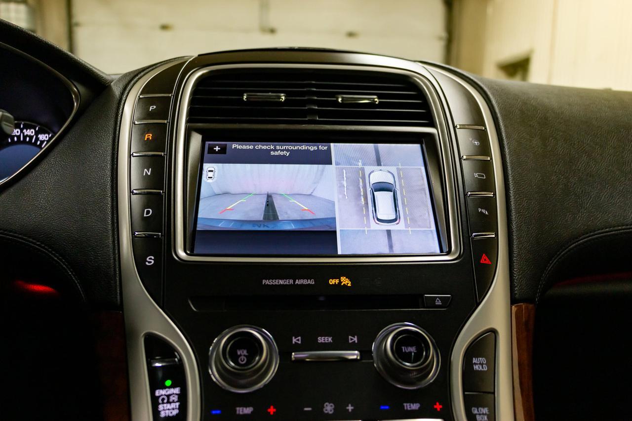 2017 Lincoln MKX AWD Reserve Leather Roof Nav BCam Red Deer AB