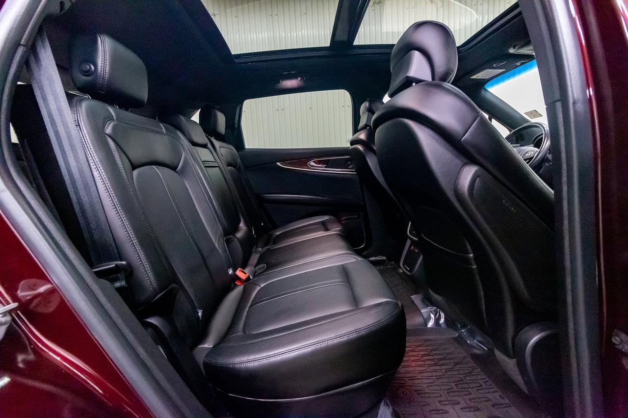 2017 Lincoln MKX AWD Reserve Leather Roof Nav BCam Red Deer AB