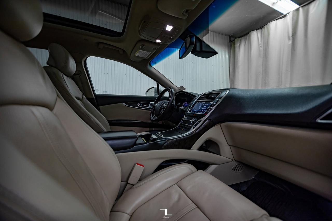 2017 Lincoln MKX AWD Reserve Leather Roof Nav BCam Red Deer AB