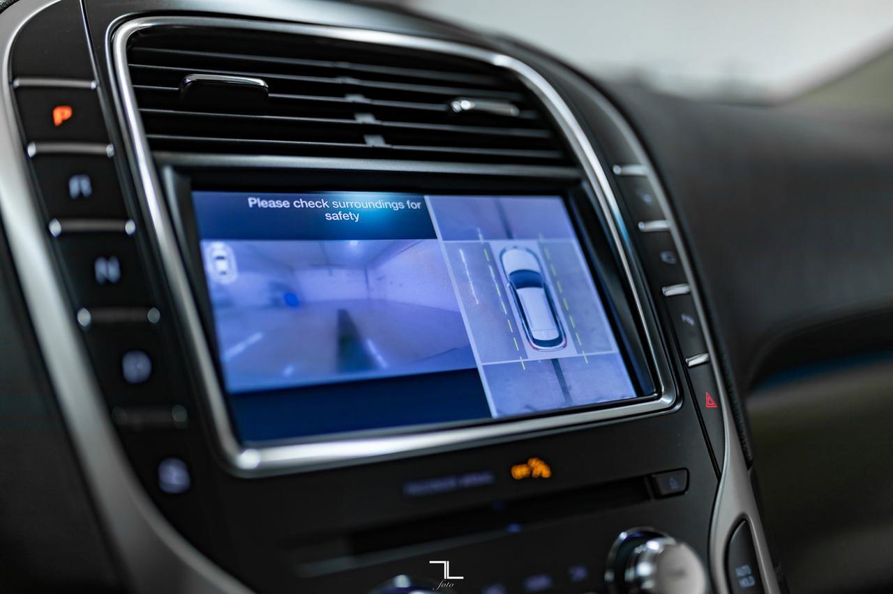 2017 Lincoln MKX AWD Reserve Leather Roof Nav BCam Red Deer AB