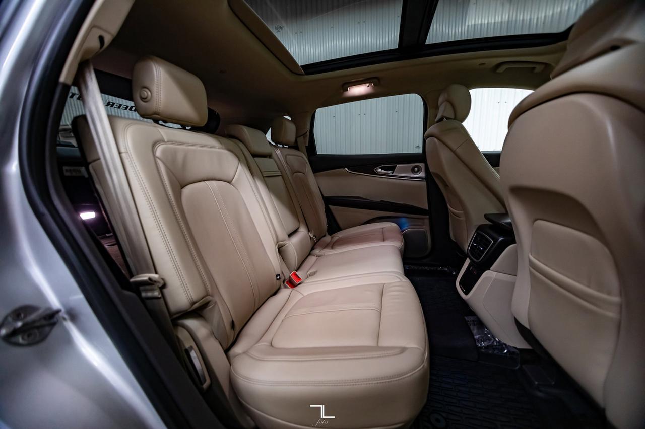 2017 Lincoln MKX AWD Reserve Leather Roof Nav BCam Red Deer AB