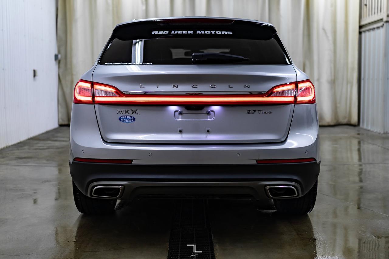 2017 Lincoln MKX AWD Reserve Leather Roof Nav BCam Red Deer AB