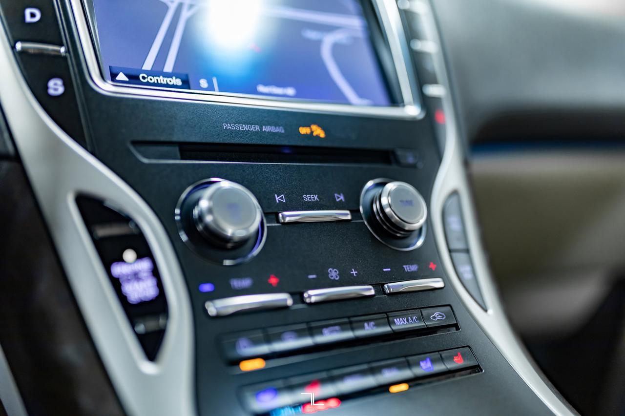 2017 Lincoln MKX AWD Reserve Leather Roof Nav BCam Red Deer AB