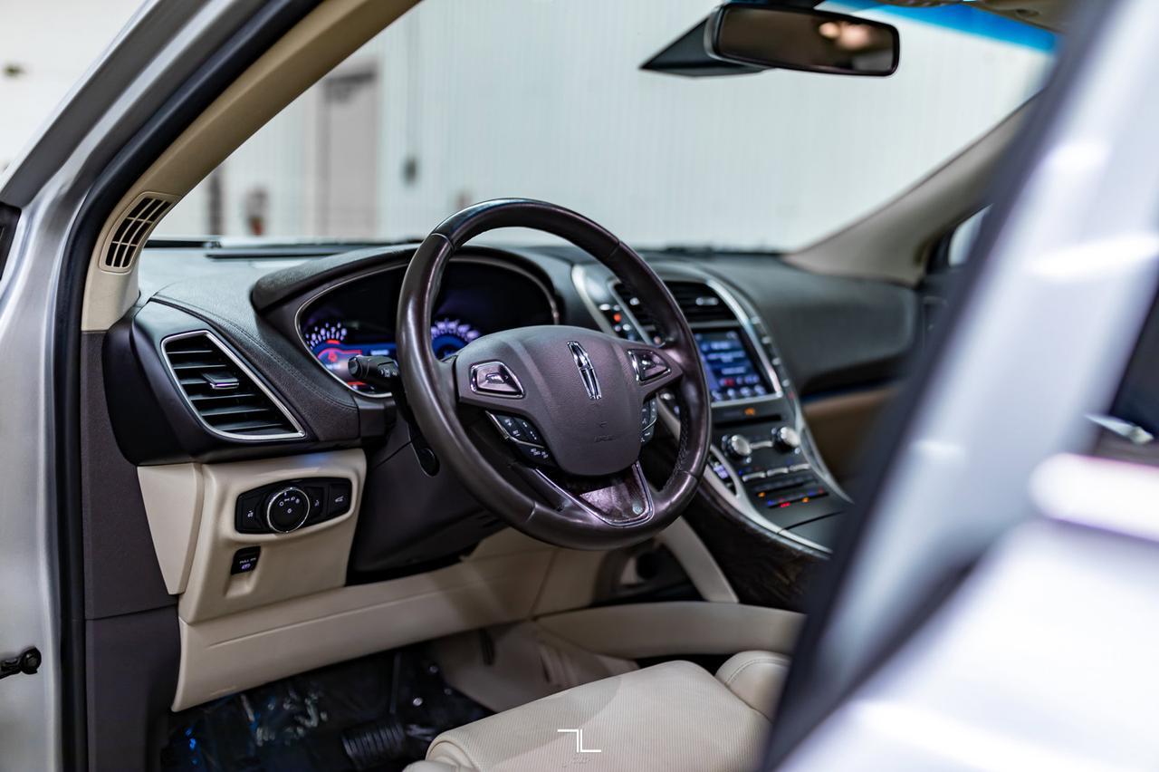 2017 Lincoln MKX AWD Reserve Leather Roof Nav BCam Red Deer AB