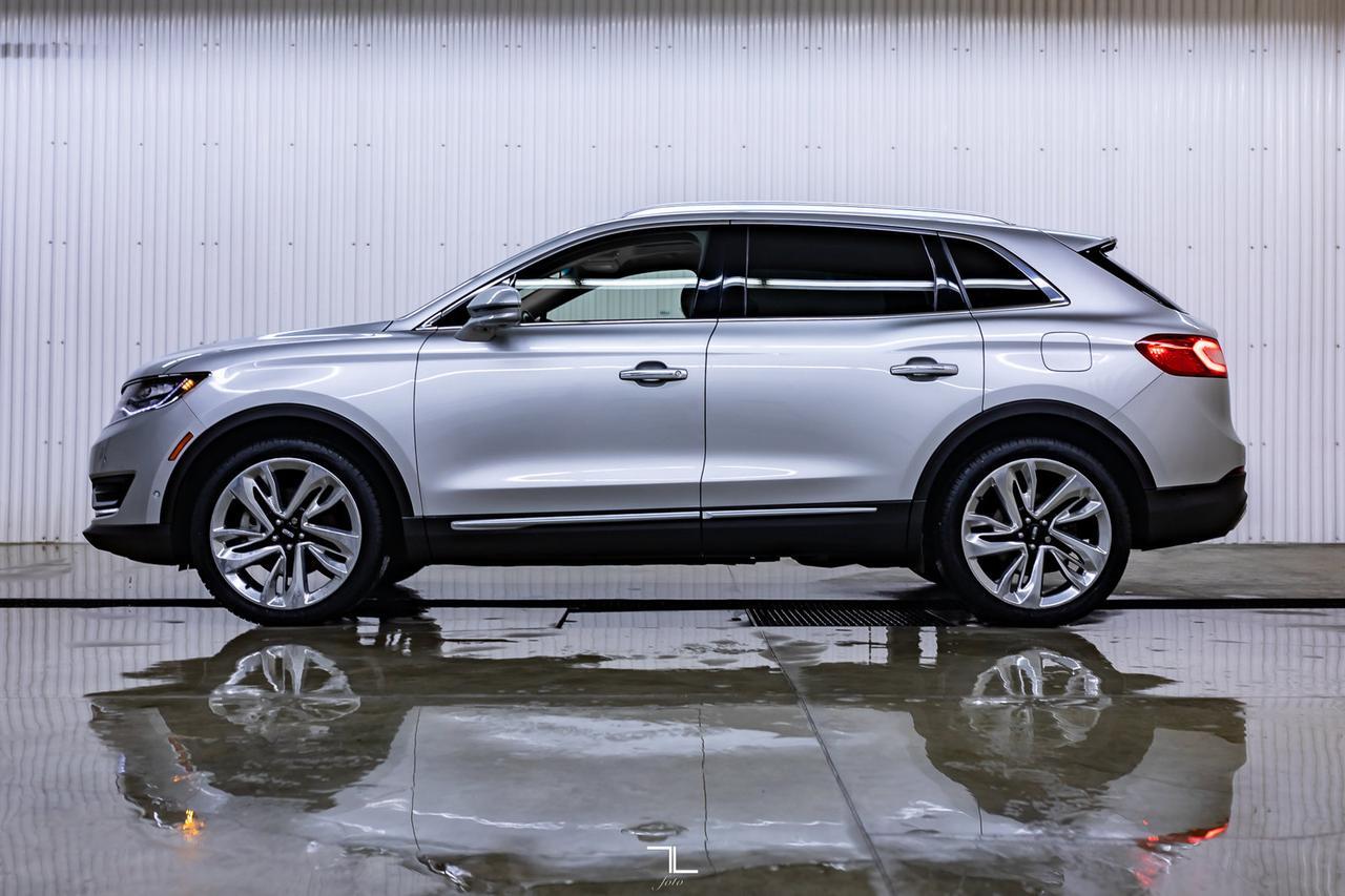 2017 Lincoln MKX AWD Reserve Leather Roof Nav BCam Red Deer AB