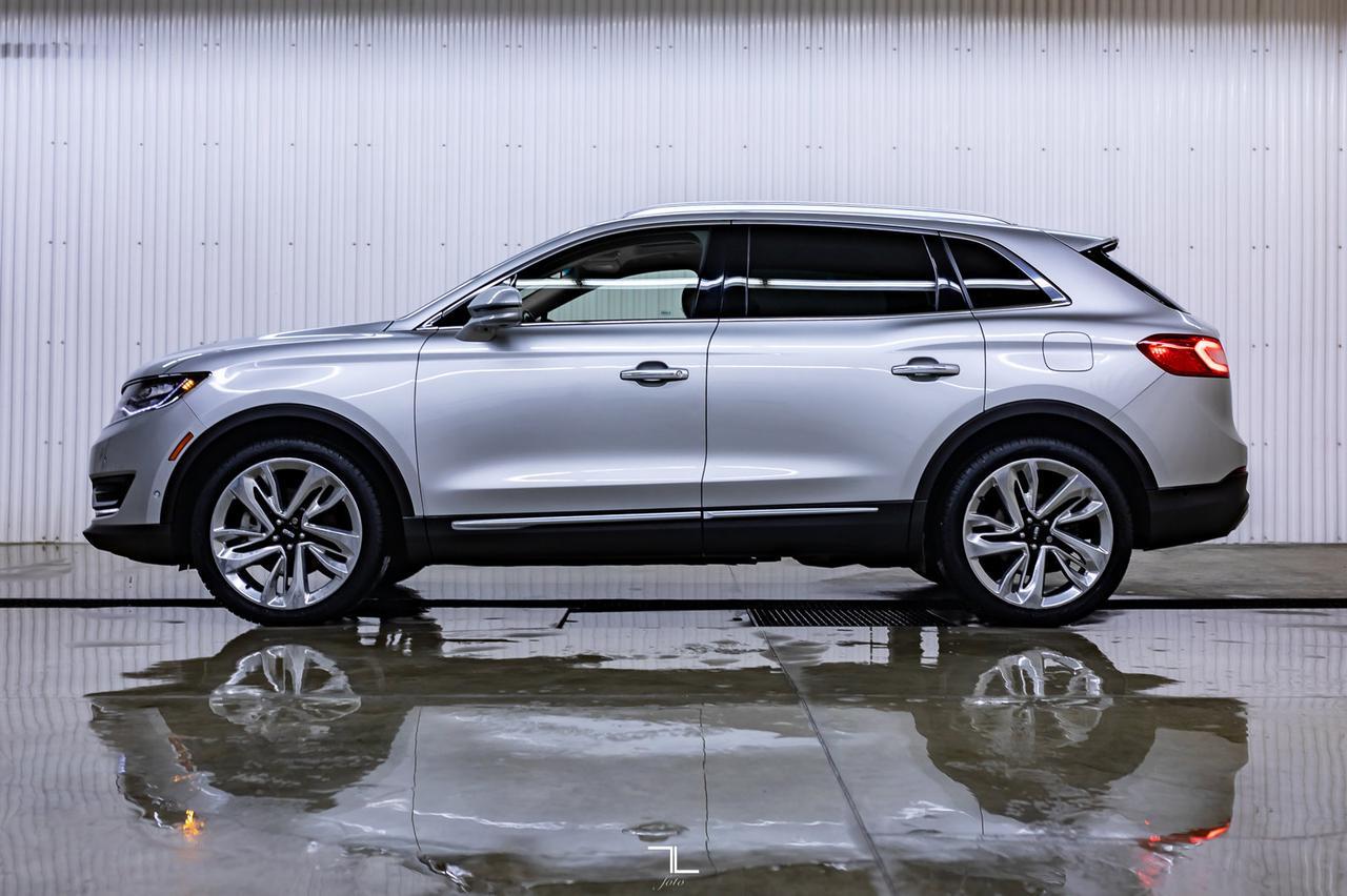 2017 Lincoln MKX AWD Reserve Leather Roof Nav BCam Red Deer AB
