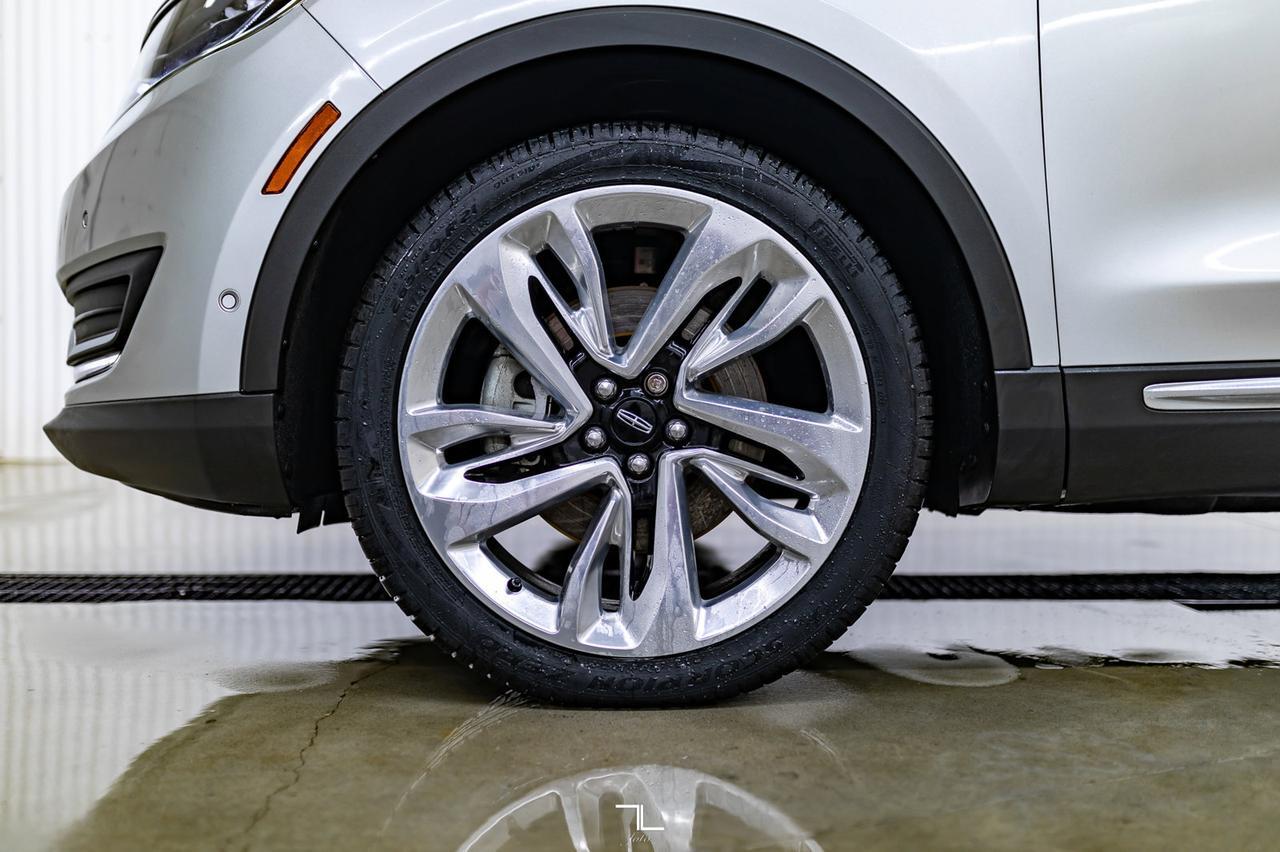 2017 Lincoln MKX AWD Reserve Leather Roof Nav BCam Red Deer AB