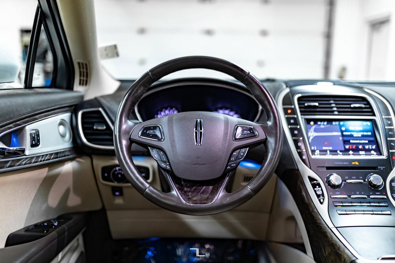 2017 Lincoln MKX AWD Reserve Leather Roof Nav BCam Red Deer AB