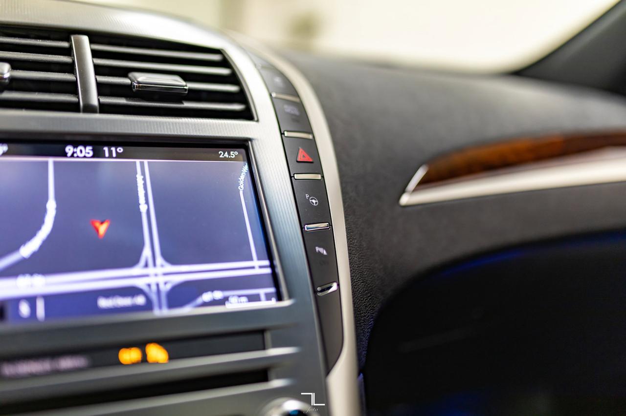 2017 Lincoln MKZ AWD Reserve Leather Roof Nav BCam Red Deer AB