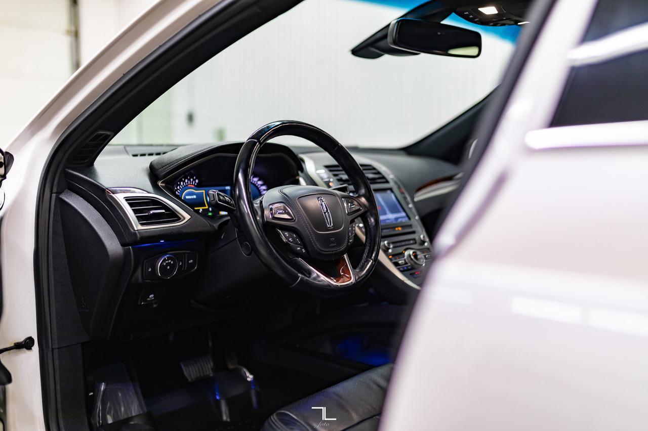 2017 Lincoln MKZ AWD Reserve Leather Roof Nav BCam Red Deer AB