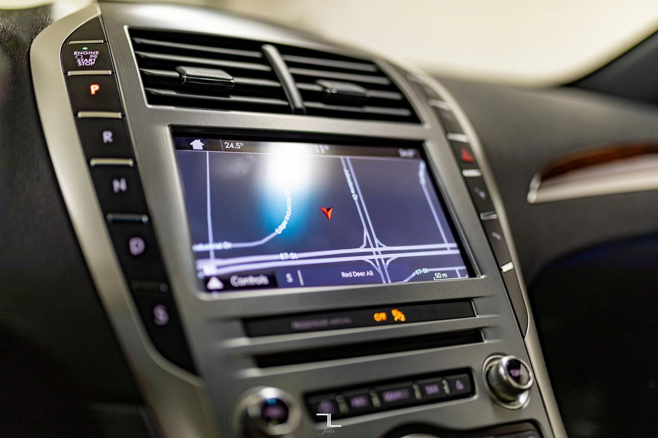 2017 Lincoln MKZ AWD Reserve Leather Roof Nav BCam Red Deer AB