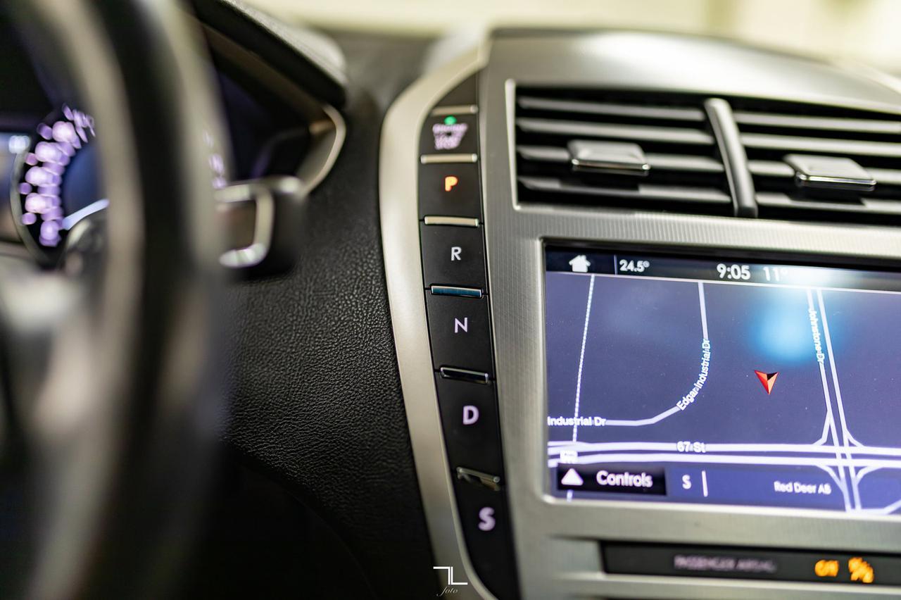 2017 Lincoln MKZ AWD Reserve Leather Roof Nav BCam Red Deer AB