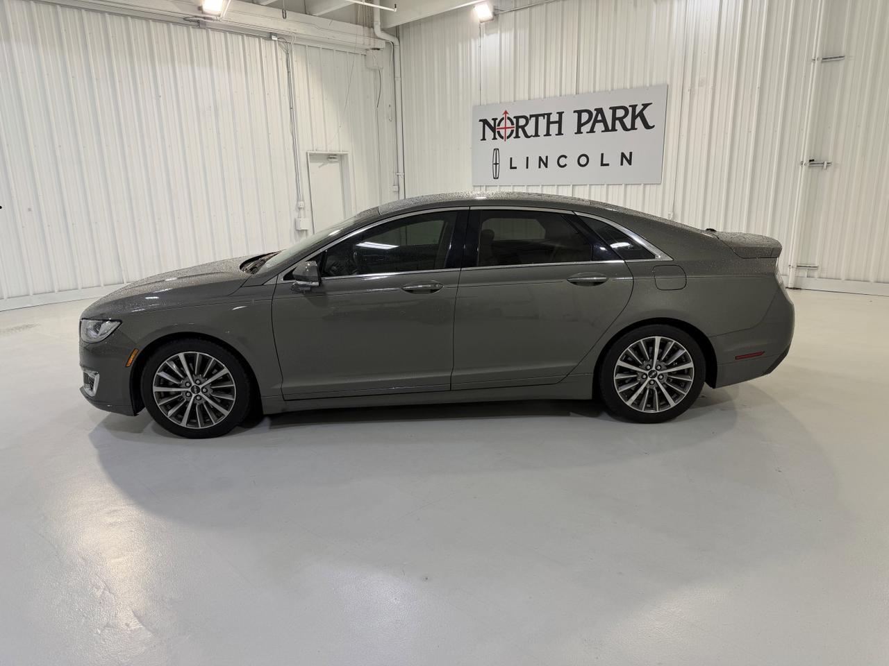 2017 Lincoln MKZ Select