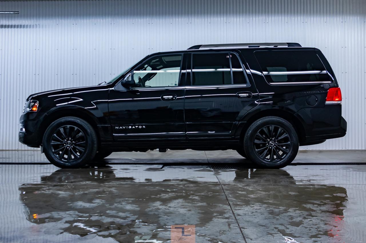 2017 Lincoln Navigator AWD Select Leather Roof Nav BCam Red Deer AB
