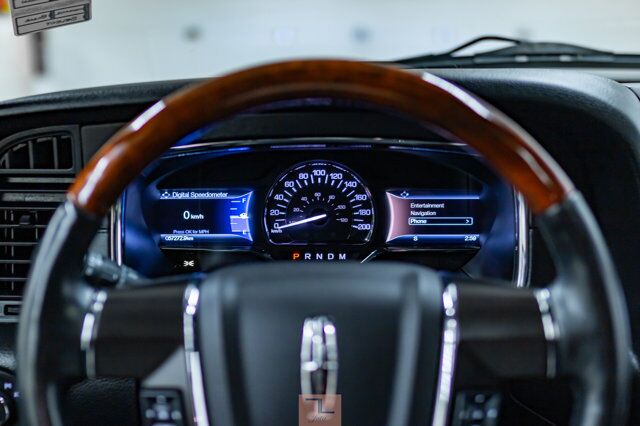 2017 Lincoln Navigator AWD Select Leather Roof Nav BCam Red Deer AB