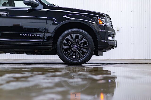 2017 Lincoln Navigator AWD Select Leather Roof Nav BCam Red Deer AB